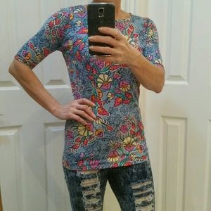 *LULAROE* NWOT PERFECT FLORAL T-SHIRT